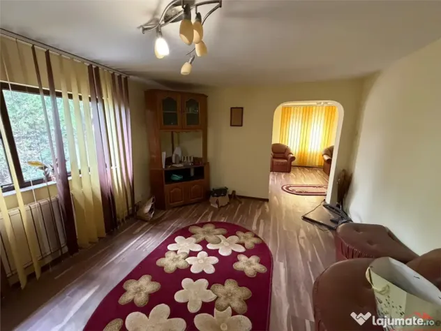 Casa de in Golesti cu 1.000mp teren - Golesti (Vrancea)
