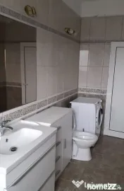De inchiriat apartament cu o camera, centru, etaj 1, 400 E 