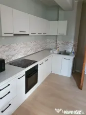 De inchiriat apartament cu o camera, centru, etaj 1, 400 E 