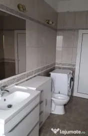 De inchiriat apartament cu o camera, centru, etaj 1, 400 E 