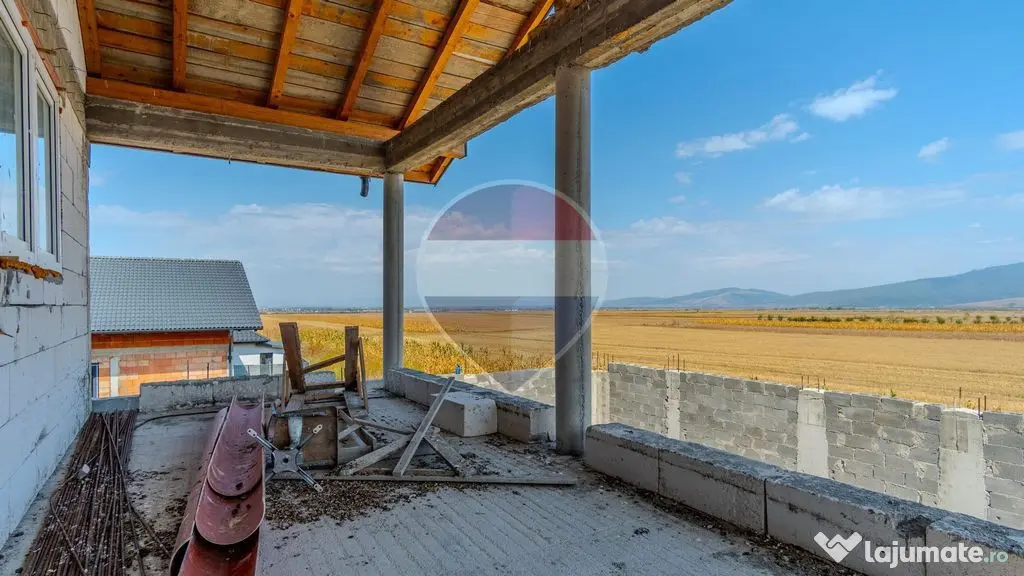 Vilă cu 14 camere la gri în Carpinis | COMISION 0% | - Carpinis (Brasov)