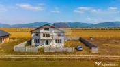 Vilă cu 14 camere la gri în Carpinis | COMISION 0% | 