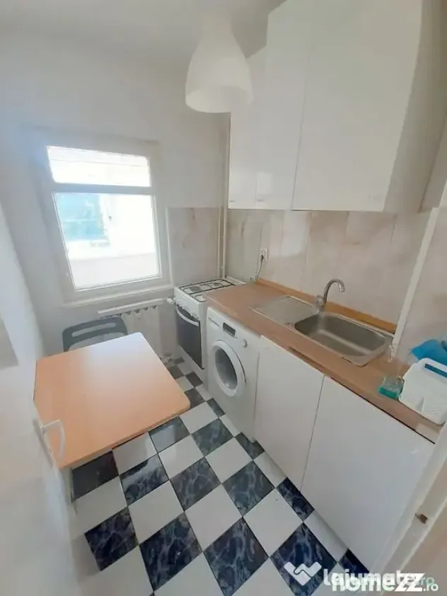 De inchiriat apartament cu o camera si balcon, etaj 4, Ma... - Galati (Galati)
