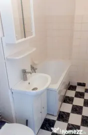 De inchiriat apartament cu o camera si balcon, etaj 4, Ma... 