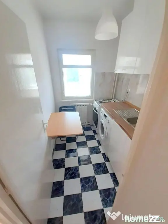 De inchiriat apartament cu o camera si balcon, etaj 4, Ma... - Galati (Galati)