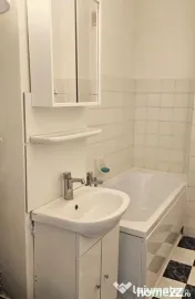 De inchiriat apartament cu o camera si balcon, etaj 4, Ma... 