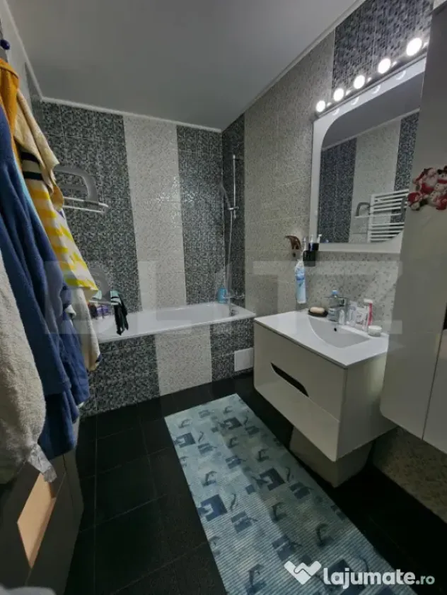 Apartament 3 camere, 58 mp, zona Stejarului - Floresti (Cluj)