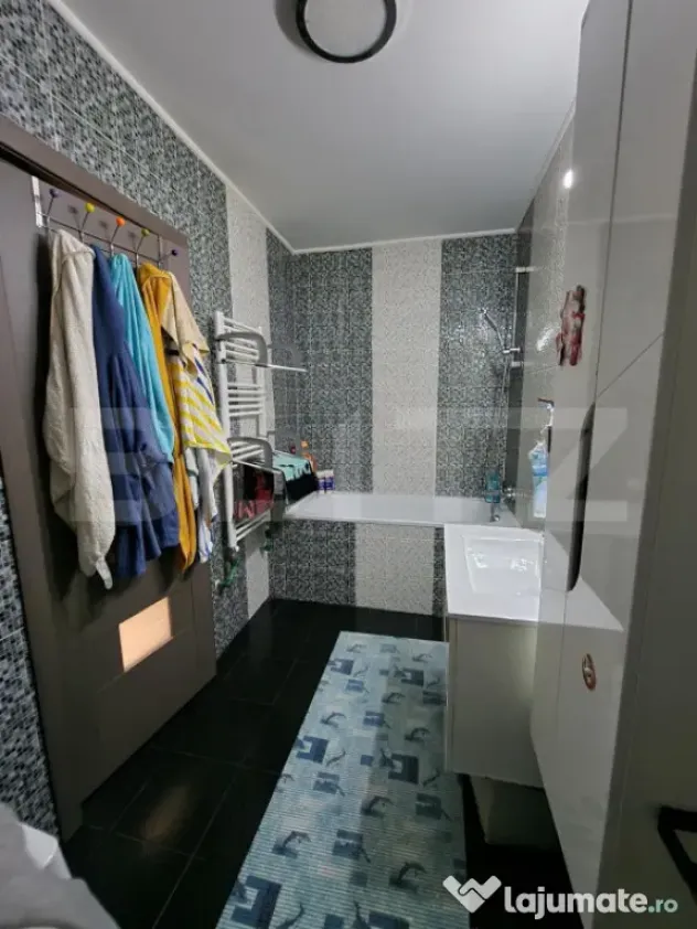 Apartament 3 camere, 58 mp, zona Stejarului - Floresti (Cluj)