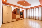 Apartament decomandat etaj 2 zona Lipovei 