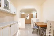 Apartament decomandat etaj 2 zona Lipovei 