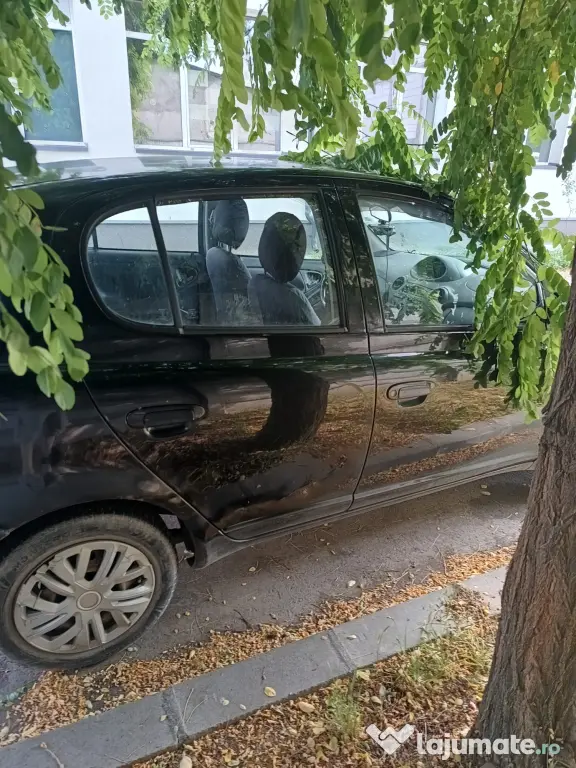 Vând Toyota Yaris