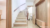 Casă modernă și luminoasă (2025) cu foișor și curte... 
