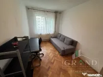 Cameră de închiriat într-un apartament cu 2 camere | Măn