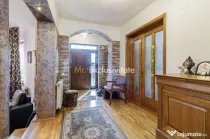 Vilă individuală cu 5 camere, piscină și curte genero...