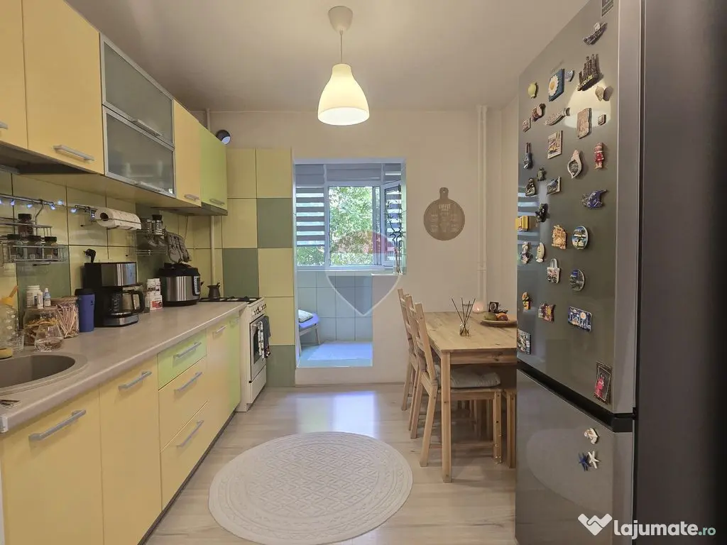 Apartament cu 3 camere de vânzare în zona Crangasi - Bucuresti (Bucuresti-Ilfov)