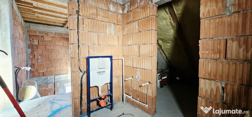 COMUNA BERCENI - CASĂ 5 CAMERE, 300 MP TEREN, SEMIFINISATĂ - Berceni (Bucuresti-Ilfov)