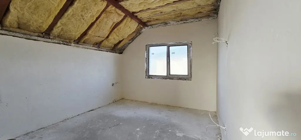 COMUNA BERCENI - CASĂ 5 CAMERE, 300 MP TEREN, SEMIFINISATĂ - Berceni (Bucuresti-Ilfov)