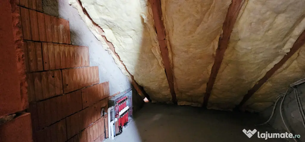 COMUNA BERCENI - CASĂ 5 CAMERE, 300 MP TEREN, SEMIFINISATĂ - Berceni (Bucuresti-Ilfov)