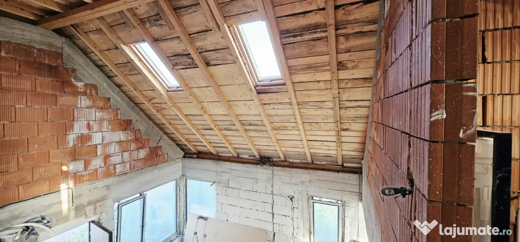 COMUNA BERCENI - CASĂ 5 CAMERE, 300 MP TEREN, SEMIFINISATĂ - Berceni (Bucuresti-Ilfov)
