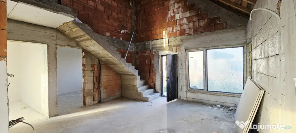 COMUNA BERCENI - CASĂ 5 CAMERE, 300 MP TEREN, SEMIFINISATĂ - Berceni (Bucuresti-Ilfov)