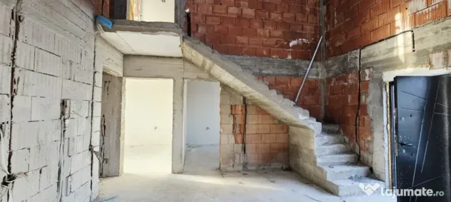 COMUNA BERCENI - CASĂ 5 CAMERE, 300 MP TEREN, SEMIFINISATĂ - Berceni (Bucuresti-Ilfov)