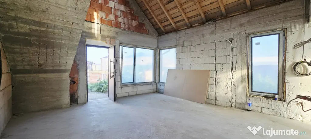 COMUNA BERCENI - CASĂ 5 CAMERE, 300 MP TEREN, SEMIFINISATĂ - Berceni (Bucuresti-Ilfov)