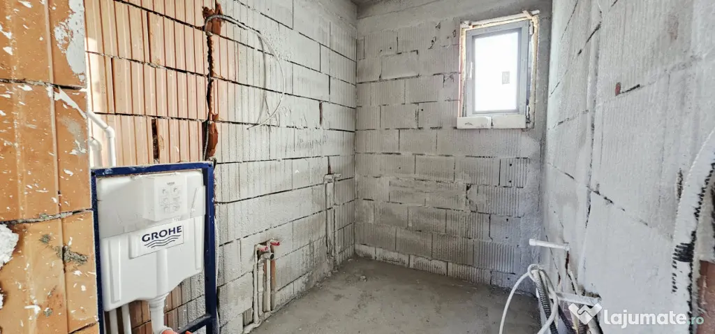 COMUNA BERCENI - CASĂ 5 CAMERE, 300 MP TEREN, SEMIFINISATĂ - Berceni (Bucuresti-Ilfov)