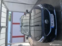 Vând mașina MG ZS