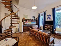 Casa veche renovata, parter mansarda, curte proprie, Foisoru 