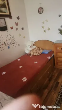 Inchiriez camera pt. o eleva apartament 4 camere in apropierea liceelor Gh.Asachi si M.Eminescu