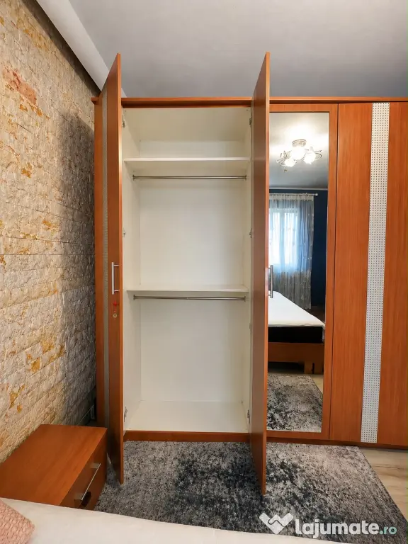 Dulap dressing 5 usi.