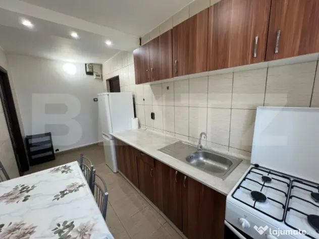 Apartament de inchiriat, 3 camere, 55 mp, centrala proprie - Craiova (Dolj)