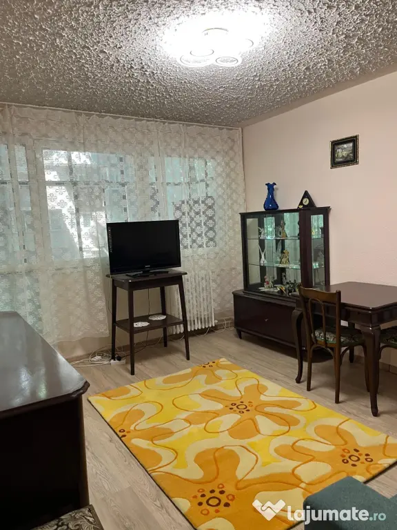 Ap 2 camere decomandat, etaj 1 - Piata Progresul / Toporasi