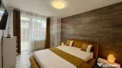 Apartament cochet de închiriat cu loc de parcare si curt... 