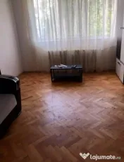 Apartament cu 3 camere semidecomandate zona George Enescu 