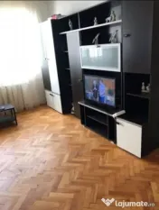 Apartament cu 3 camere semidecomandate zona George Enescu 