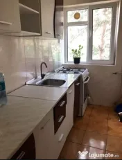 Apartament cu 3 camere semidecomandate zona George Enescu 