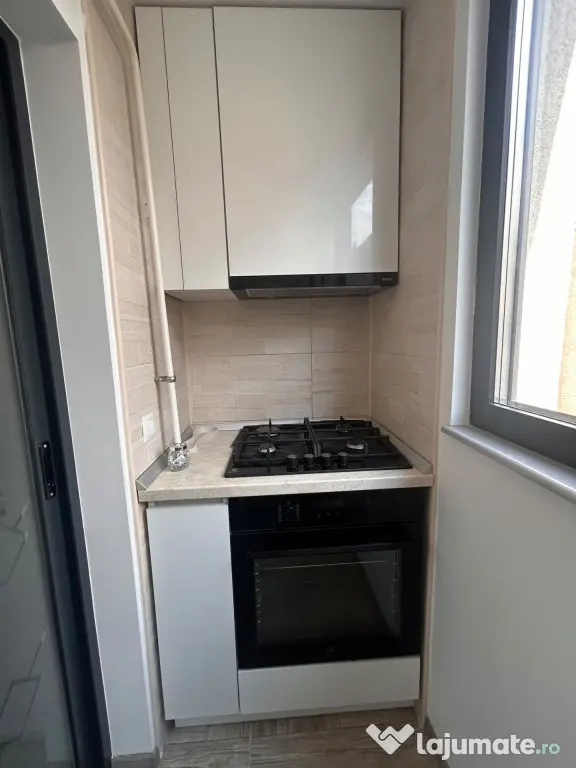 - La Cheie Apartament 2 camere, etaj 1, zona Plantelor. Mobi - Braila (Braila)