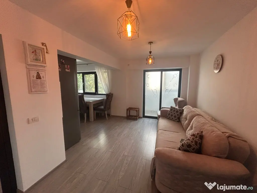 - La Cheie Apartament 2 camere, etaj 1, zona Plantelor. Mobi - Braila (Braila)