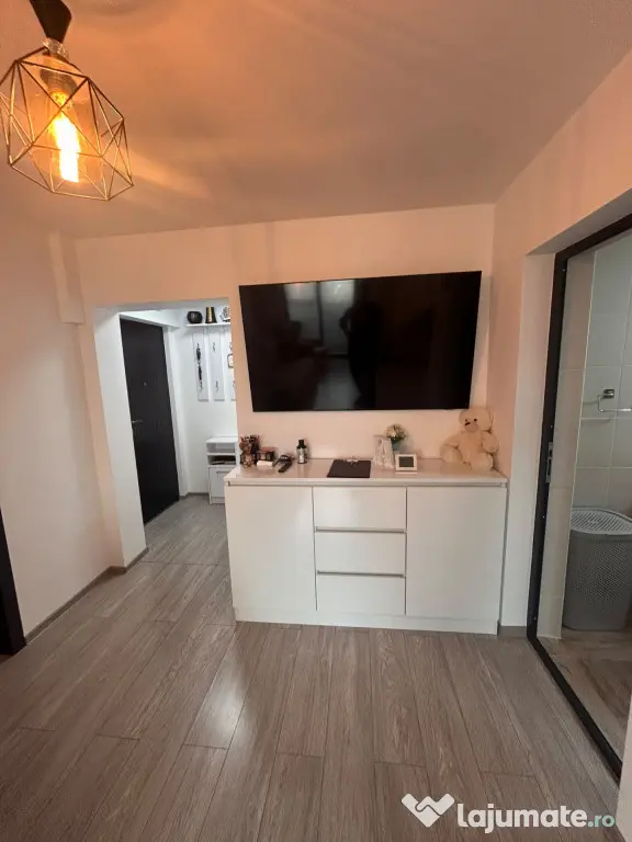 - La Cheie Apartament 2 camere, etaj 1, zona Plantelor. Mobi - Braila (Braila)