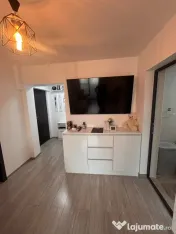 - La Cheie Apartament 2 camere, etaj 1, zona Plantelor. Mobi 