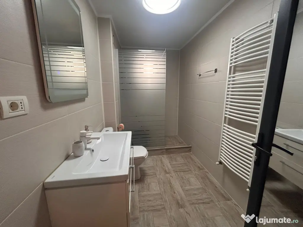 - La Cheie Apartament 2 camere, etaj 1, zona Plantelor. Mobi - Braila (Braila)