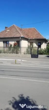 Vand casa si curte in zona centrala Campia Turzii 