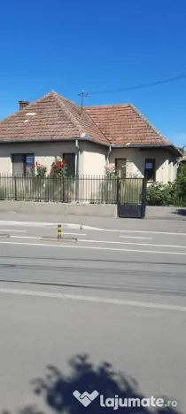 Vand casa si curte in zona centrala Campia Turzii