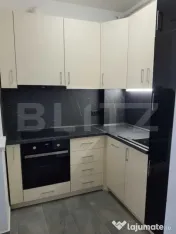 Apartament de inchiriat - 4 camere - Zona Rezidentiala