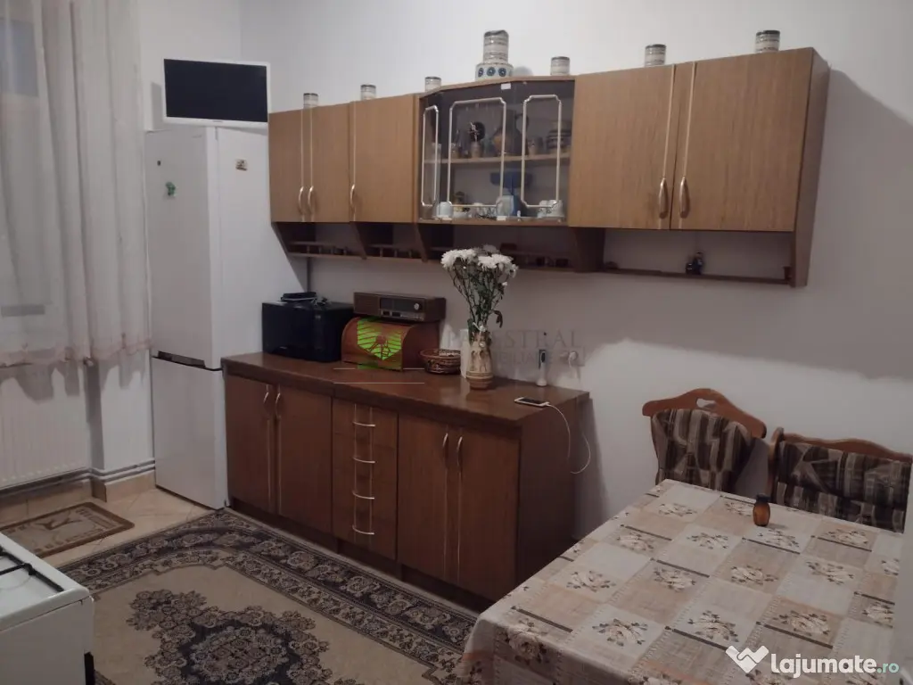 Apartament 2 camere mobilat-utilat zona Mesota 2300 lei - Brasov (Brasov)