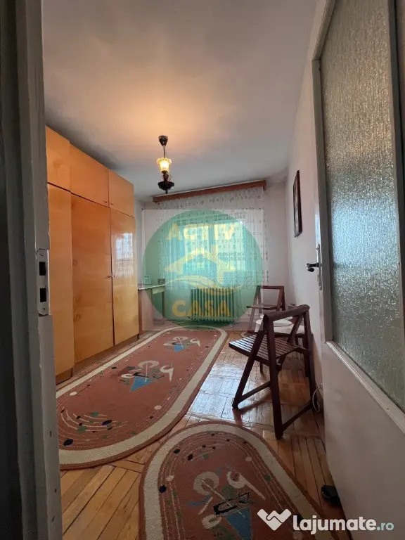 DE VÂNZARE – APARTAMENT CU 3 CAMERE - Roman (Neamt)
