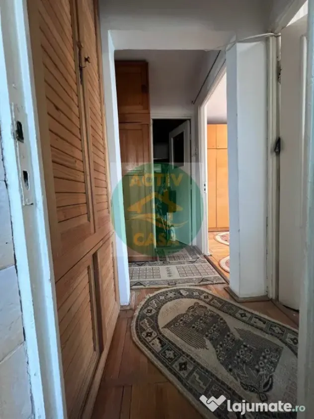 DE VÂNZARE – APARTAMENT CU 3 CAMERE - Roman (Neamt)
