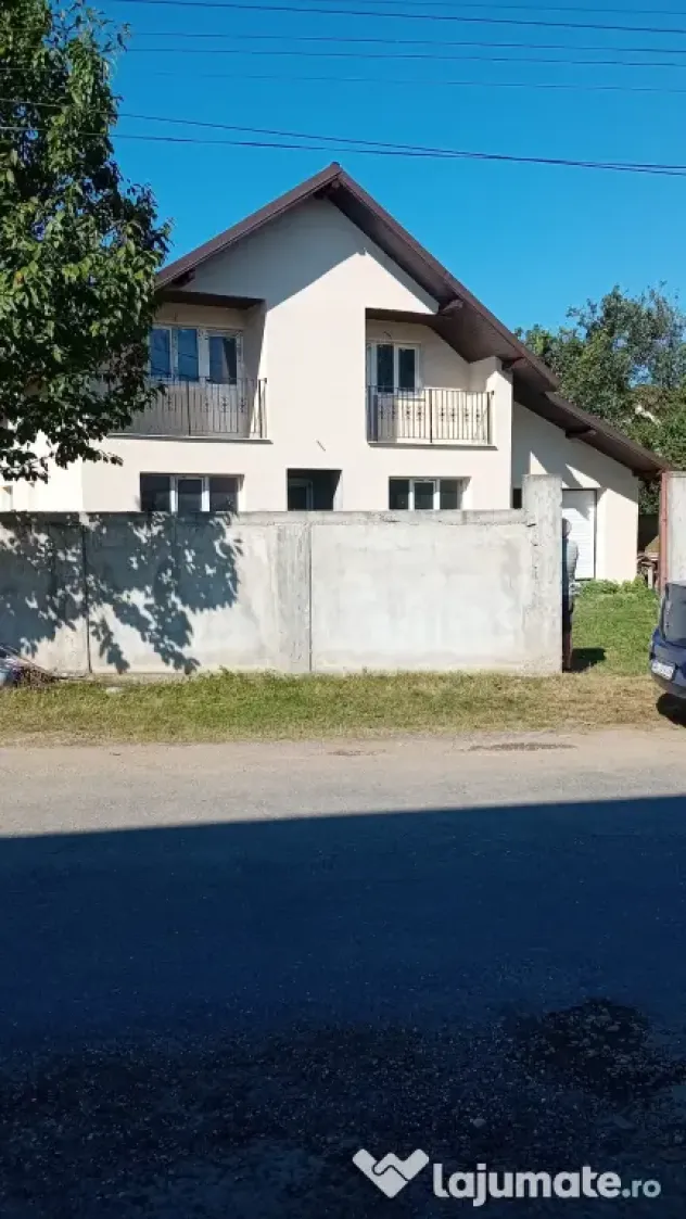 Proprietar - Vând casă la gri, Bacău (str. Cireșoaia)