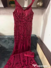Vand rochii detalii în privat 
